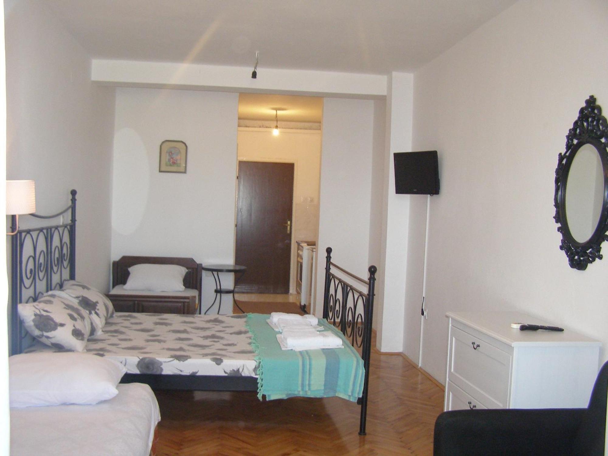 Palastura Apartments Ulcinj Bilik gambar