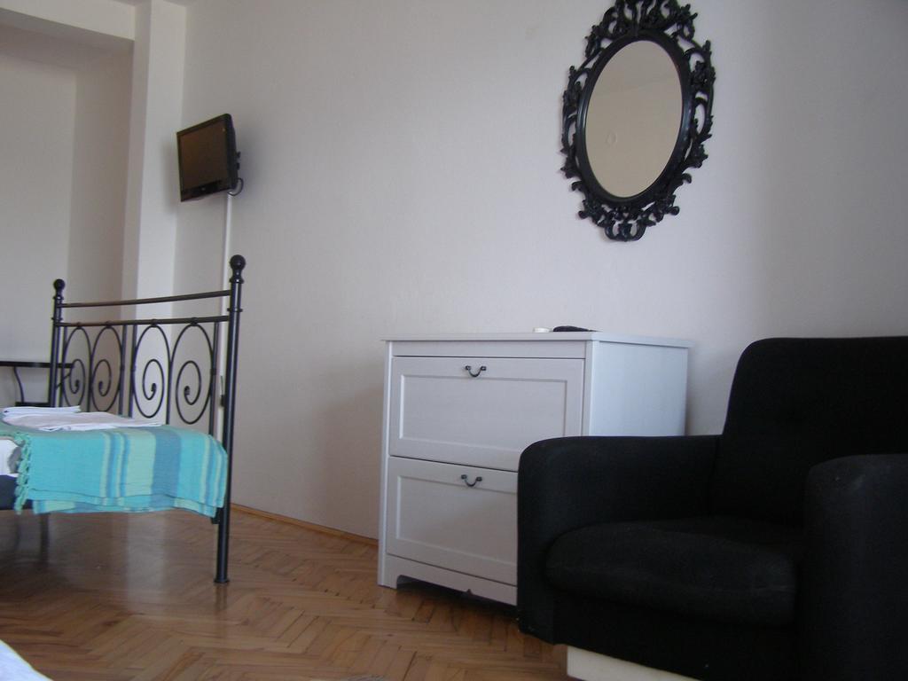 Palastura Apartments Ulcinj Bilik gambar